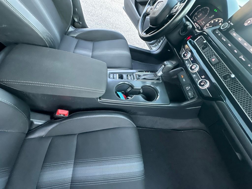Used 2024  Honda Sport image 33