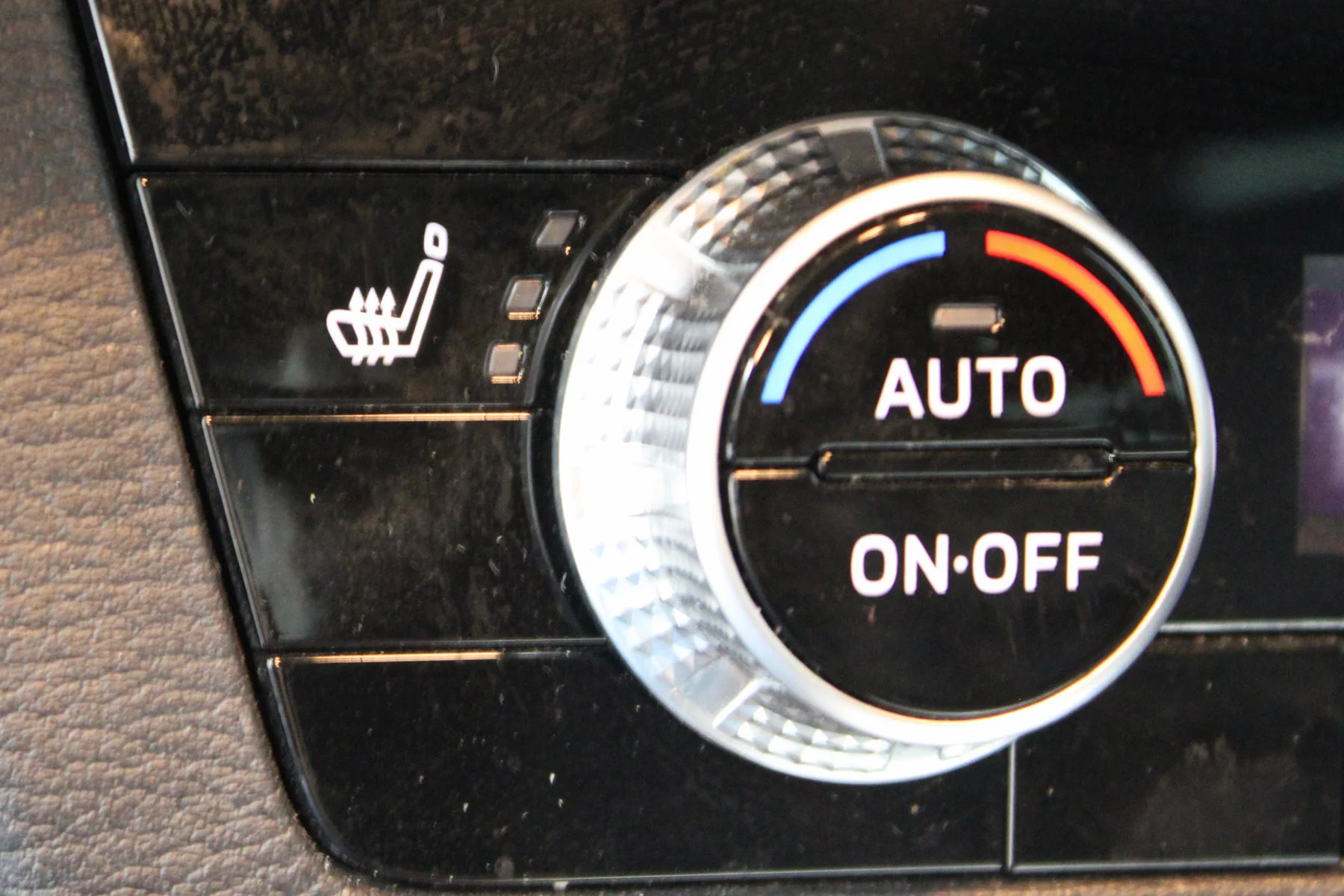 Used 2023 White DIAMOND Mitsubishi SEL 2.5 2WD image 37