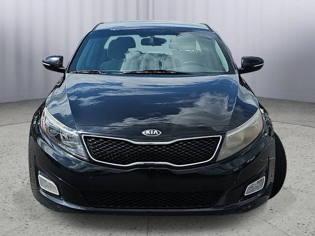 Used 2015 Black Kia LX image 8