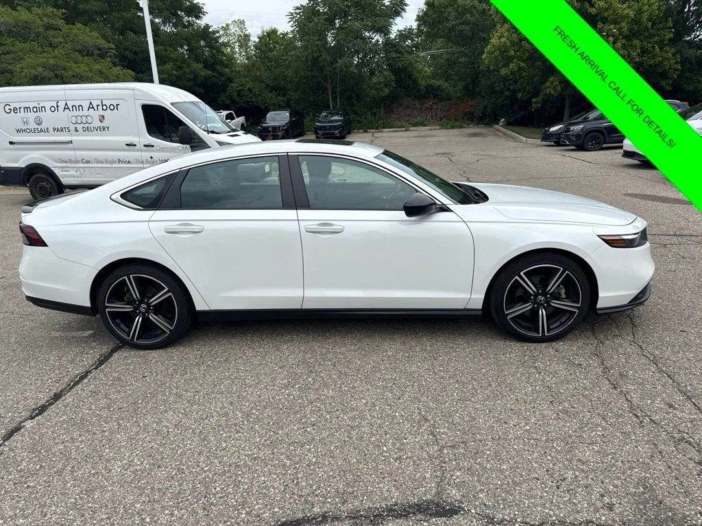 Used 2023  Honda Sport image 7