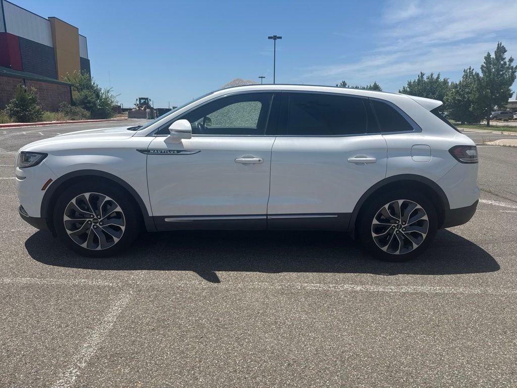 Used 2022 White Lincoln Reserve image 3
