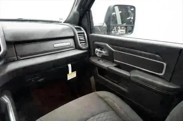 2026 RAM 2500 Big Horn - Photo 10