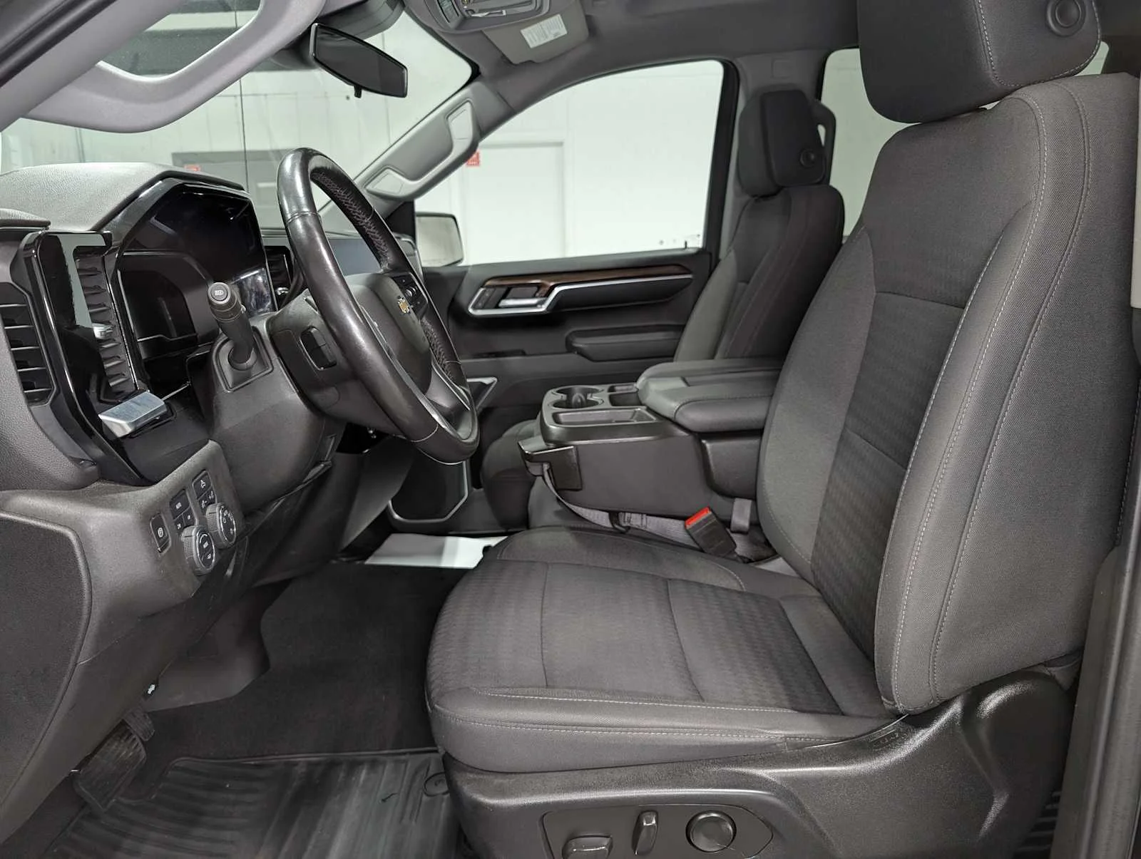 Used 2022 Black Chevrolet LT image 4