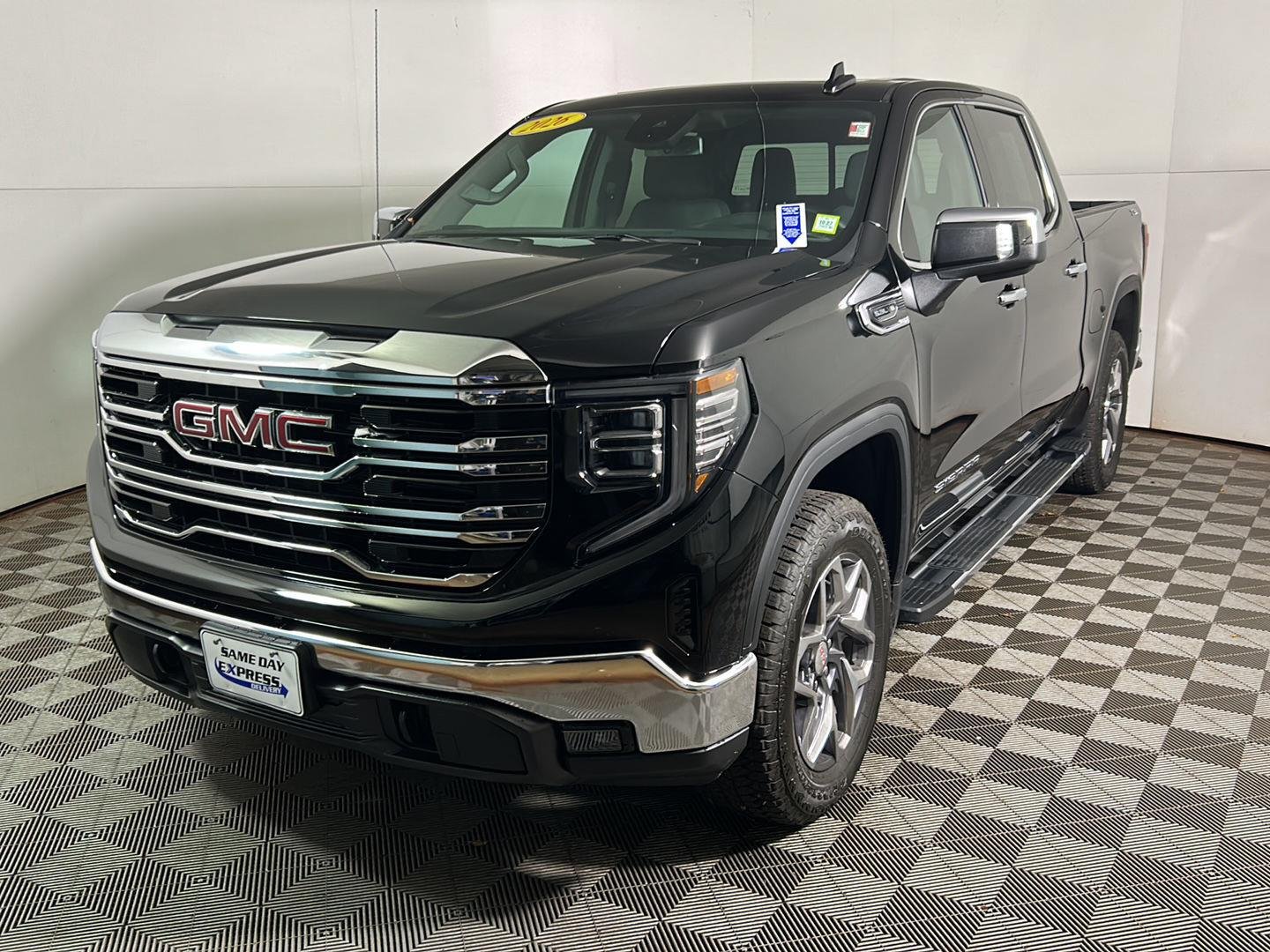 Used 2026 Onyx Black GMC SLT image 11