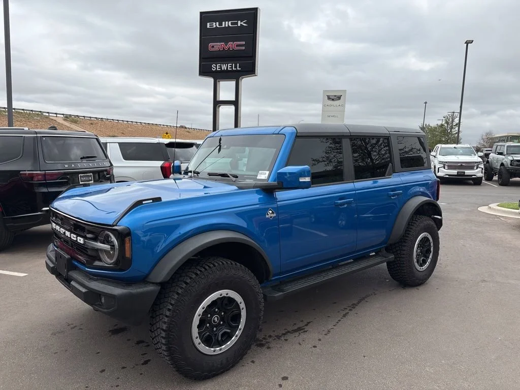 2023 Ford Bronco Outer Banks 4x4's photo