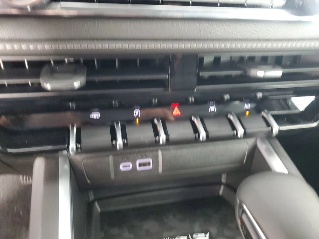 2026 Chevrolet Colorado LT - Photo 19