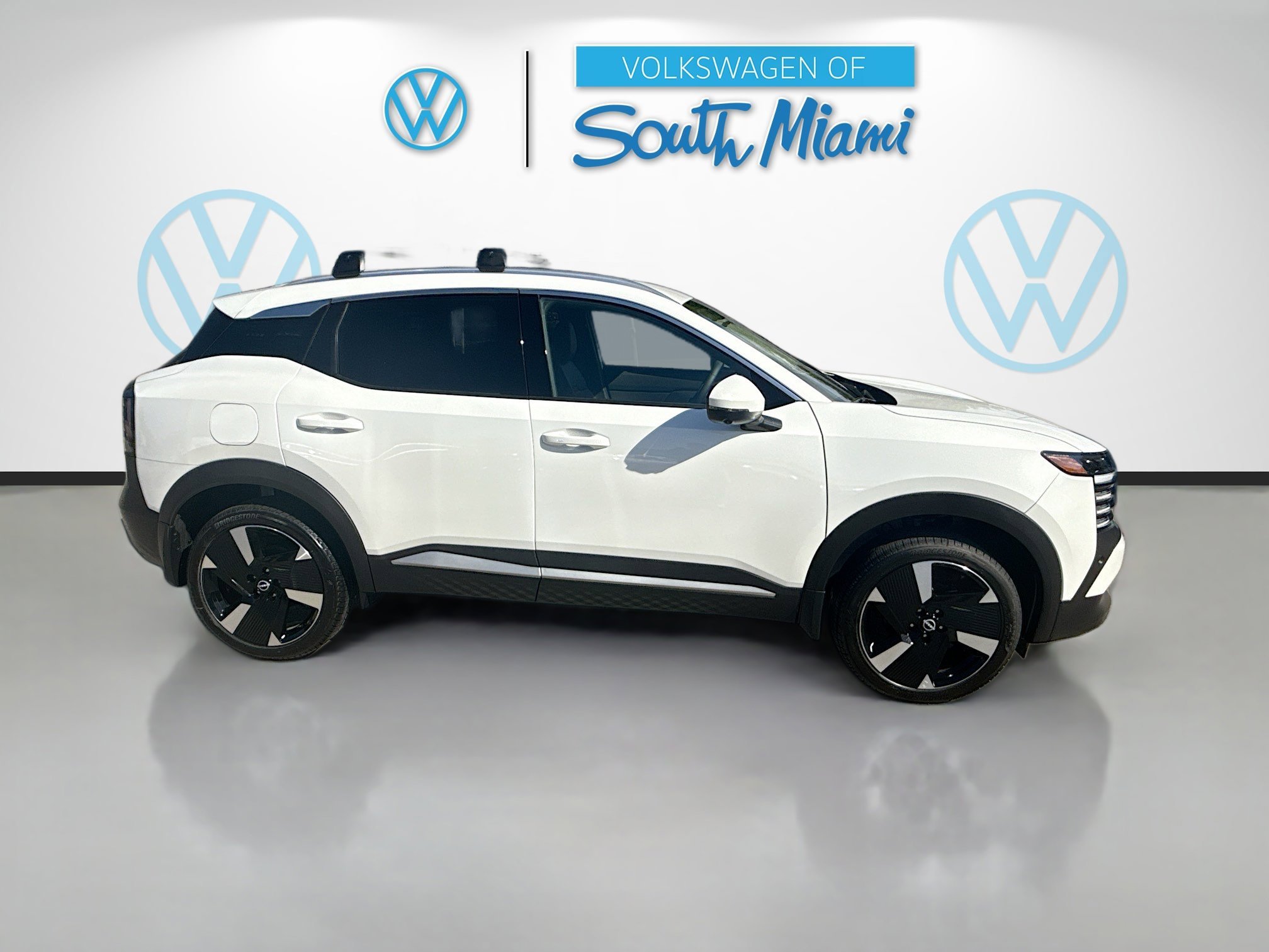 Used 2025 Aspen White Tricoat Nissan SR image 8