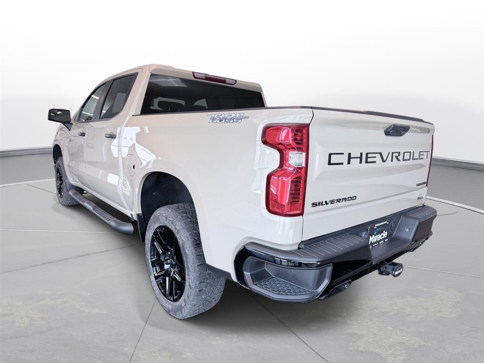 Used 2023 Sand Dune Metallic Chevrolet Custom Trail Boss image 5
