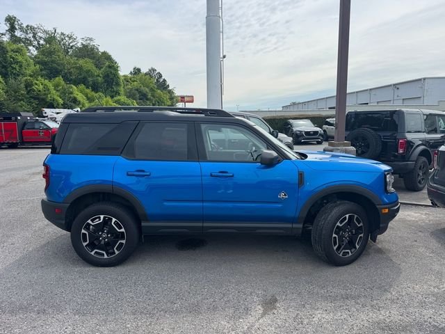 Used 2022 Blue Ford Outer Banks image 4