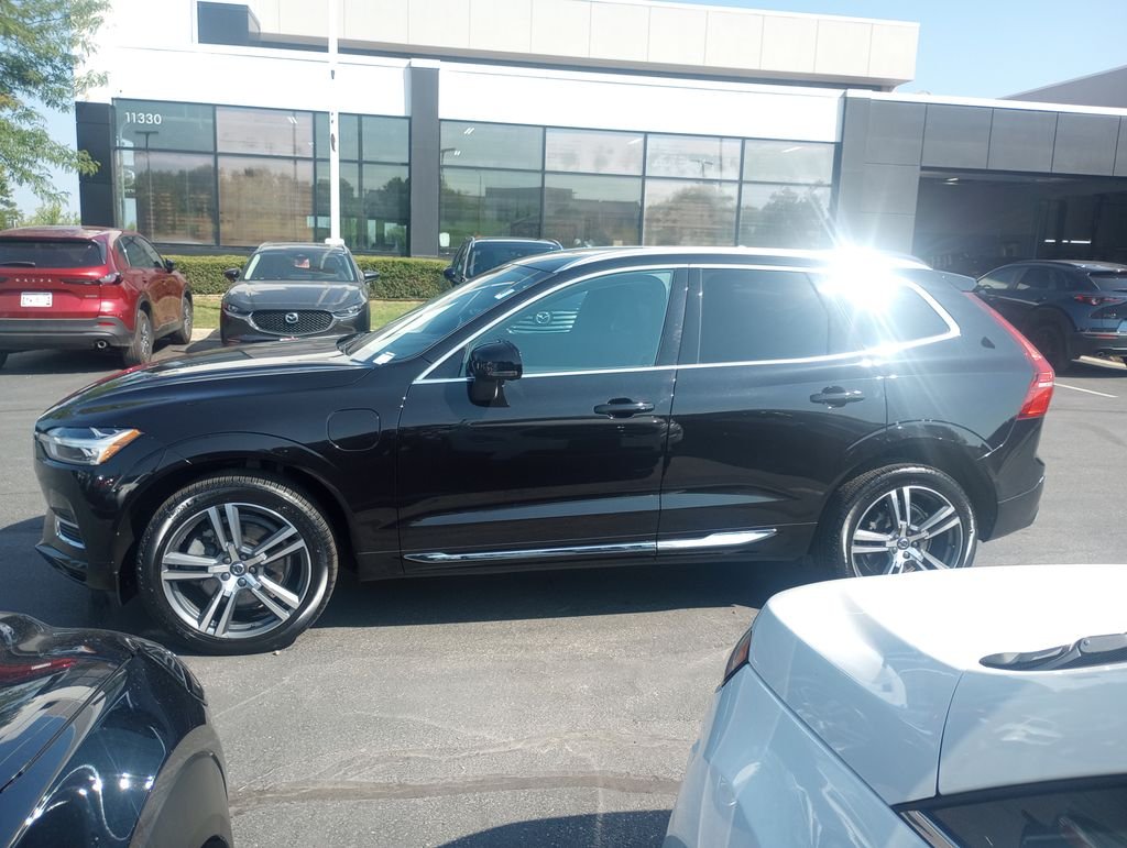 Used 2021 Black Volvo T8 Inscription Expression image 2