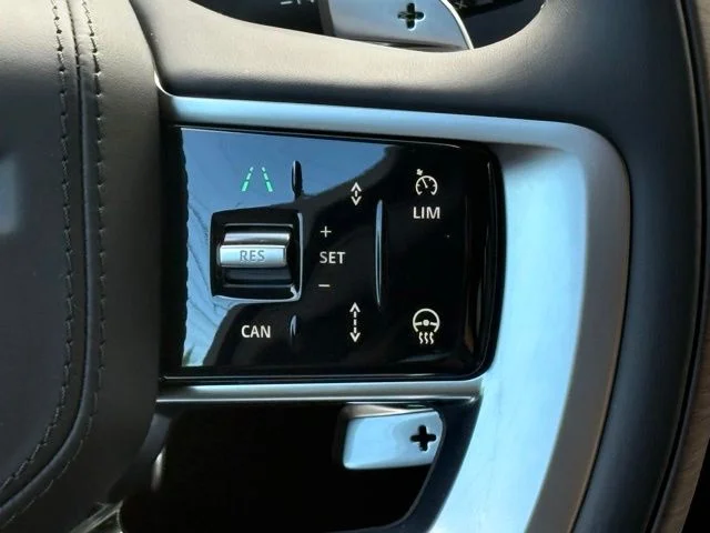 New 2026 Santorini Black Land Rover SE image 25