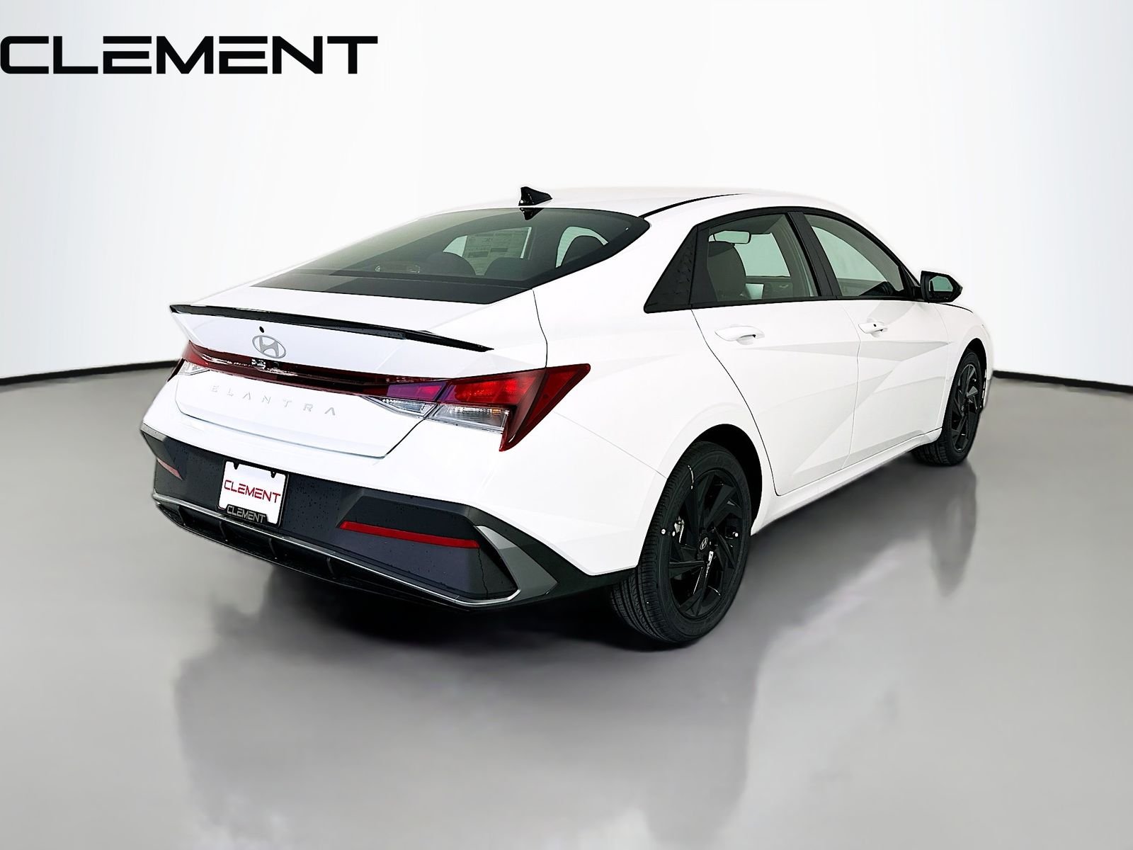 Used 2026 White Hyundai SEL Sport image 7