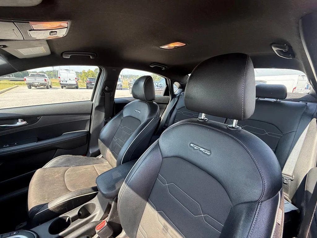 Used 2023 White Kia GT-Line image 19