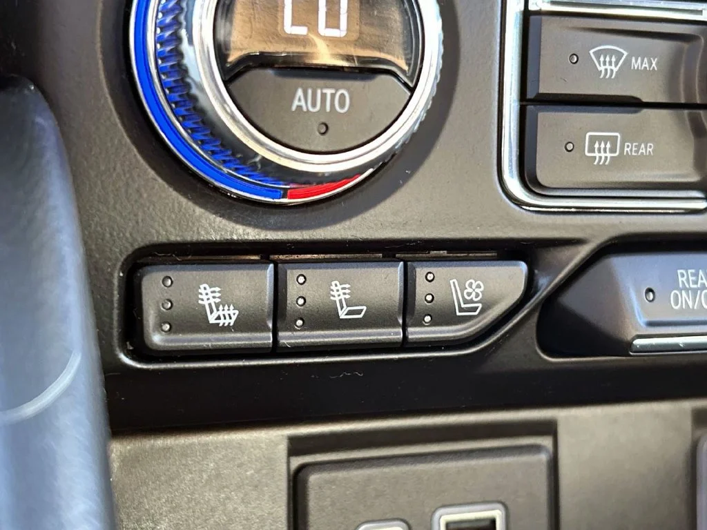 Used 2023 White Frost GMC AT4 image 35