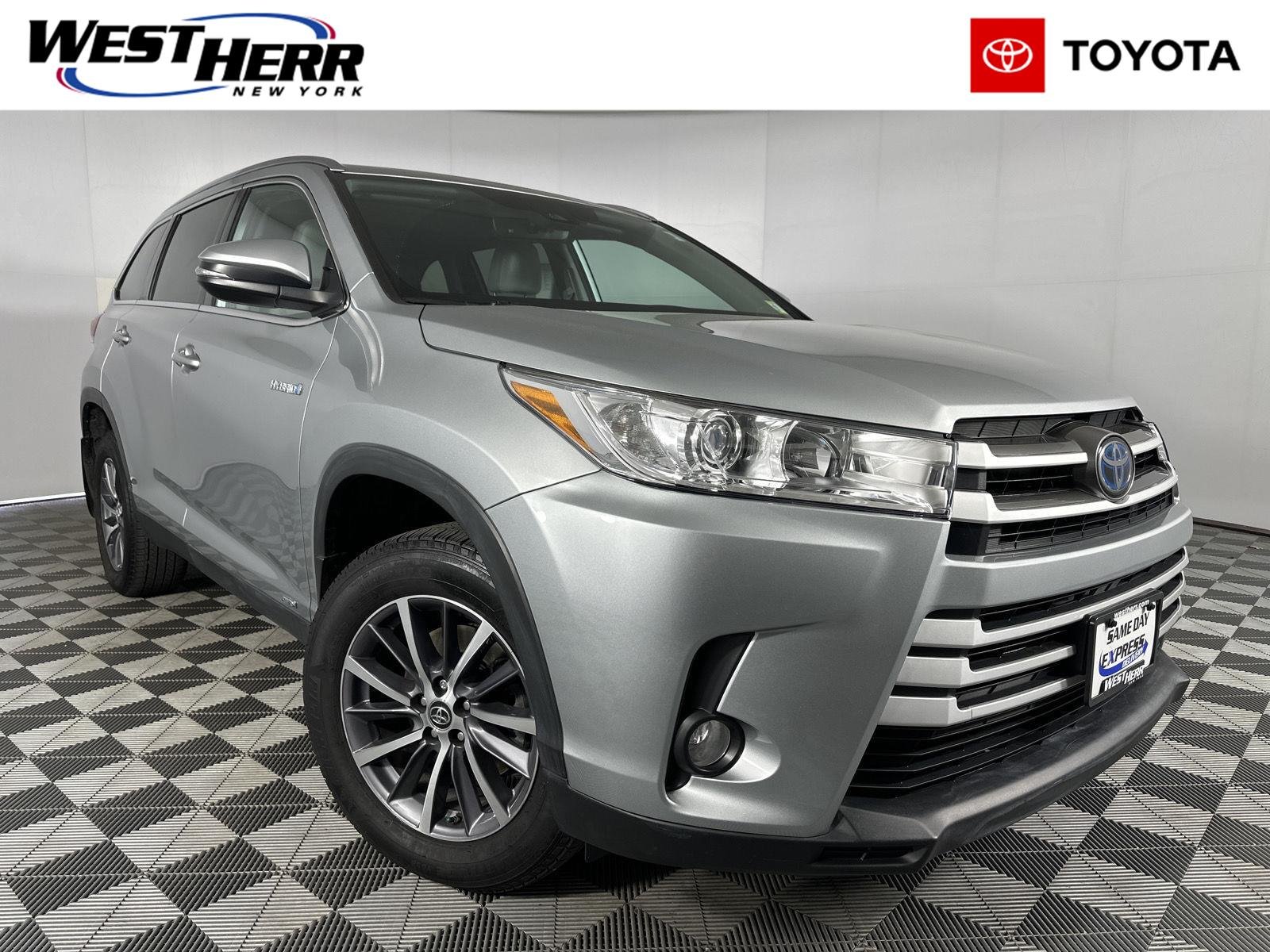 Used 2019 Celestial Silver Metallic Toyota XLE image 1