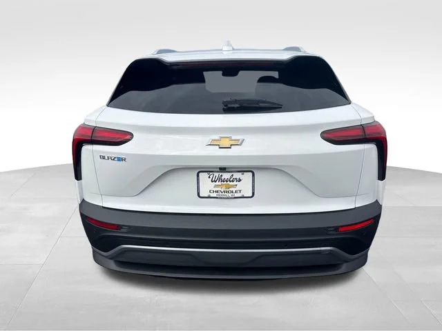 New 2026 Summit White Chevrolet LT image 4