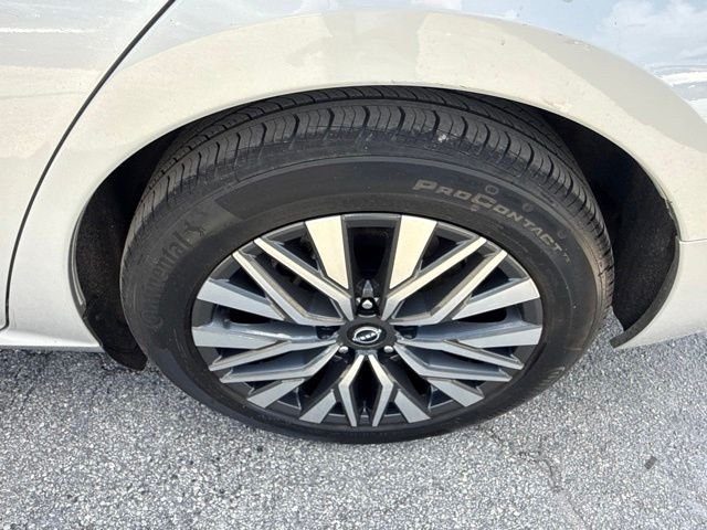 Used 2024 Silver Nissan 2.5 SV image 31