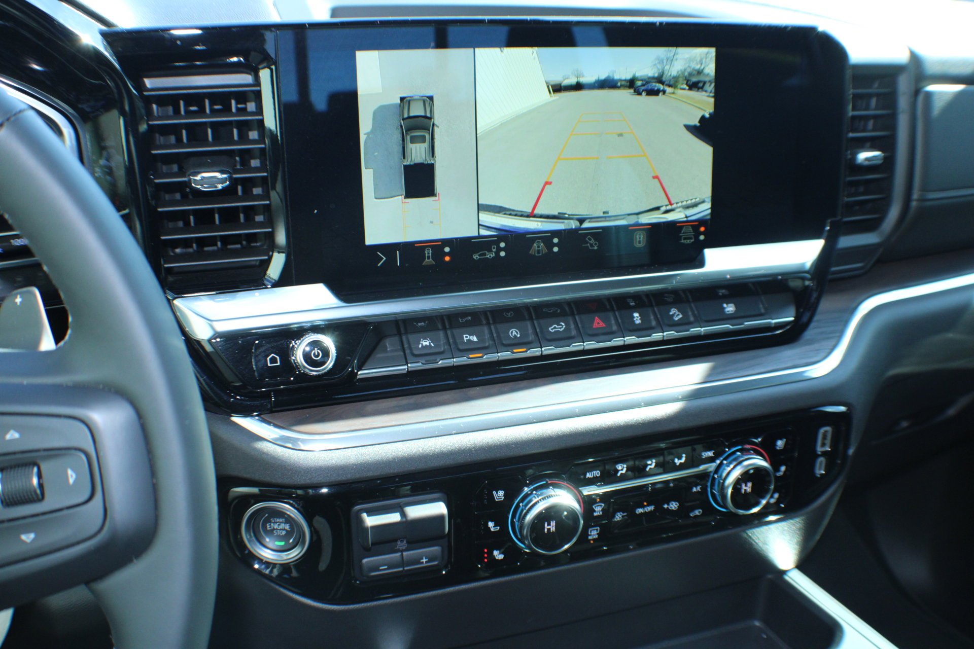 2024 GMC Sierra 1500 SLT - Photo 12