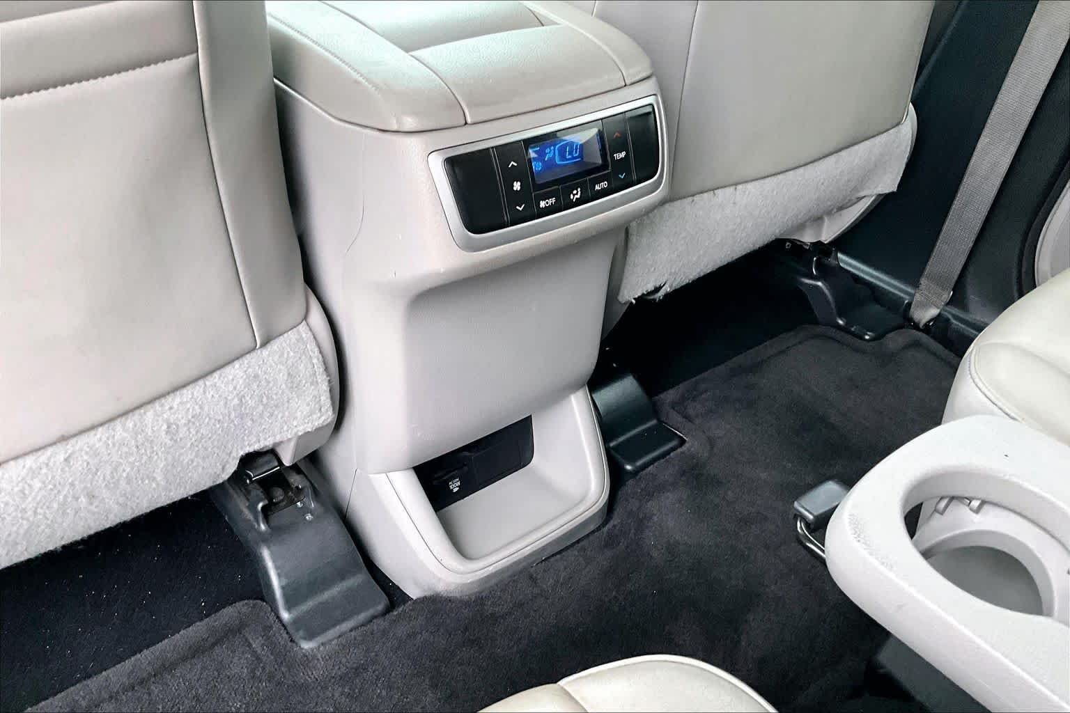 Used 2015 Blizzard Pearl Toyota XLE image 34