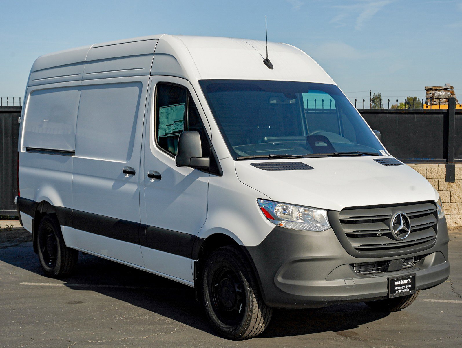 New 2025 Arctic White Mercedes-Benz 2500 High Roof I4 Diesel 144 RWD image 3