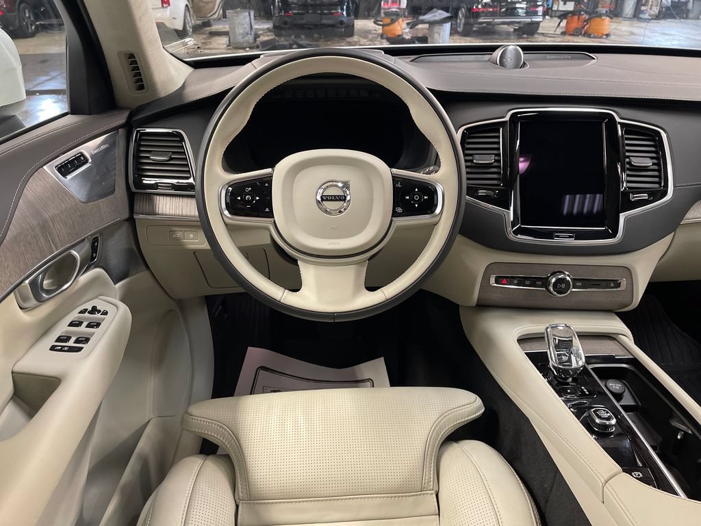 Used 2024 White Volvo Ultimate Bright Theme image 17