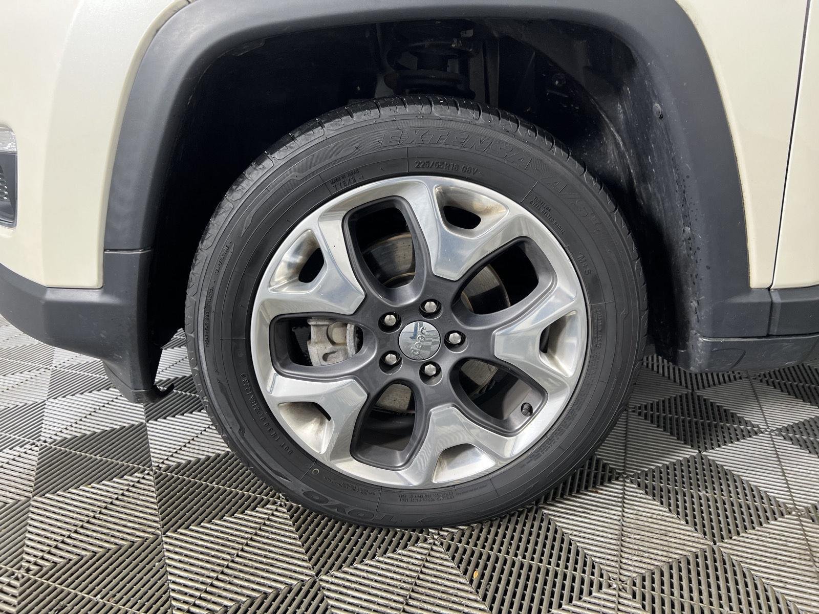 Used 2019 Pearl White Tri-Coat Jeep Limited image 5