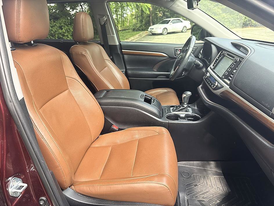 Used 2019 Ooh La La Rouge Mica Toyota Limited image 19