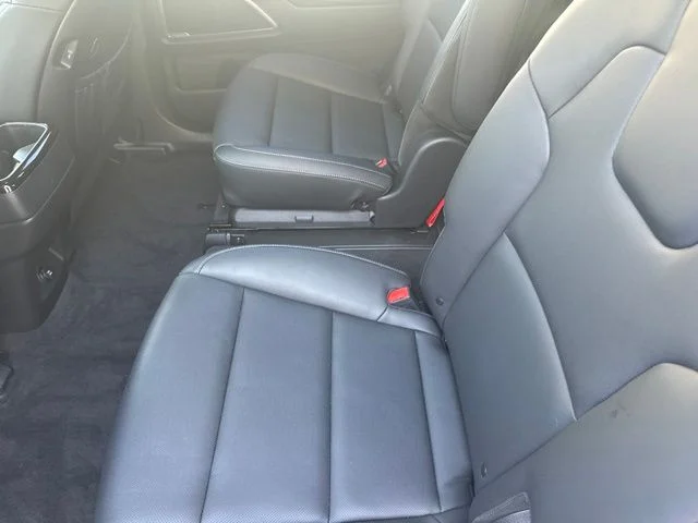Used 2025 White Kia S image 17
