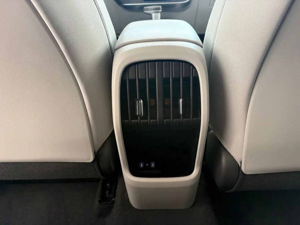 Used 2024 Black Hyundai SEL image 28