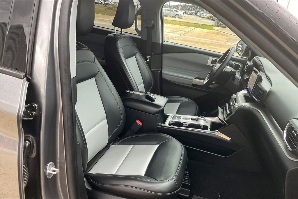 Used 2023 Gray Ford XLT image 7