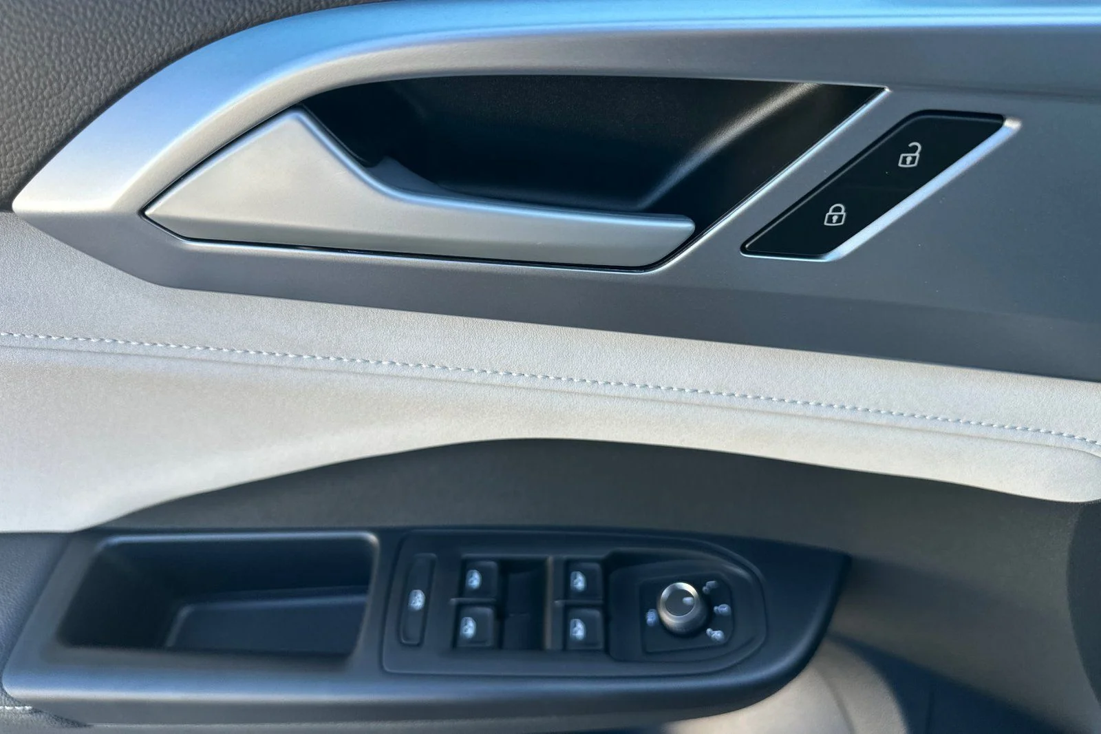 New 2026 Gray Volkswagen 1.5T SE image 9