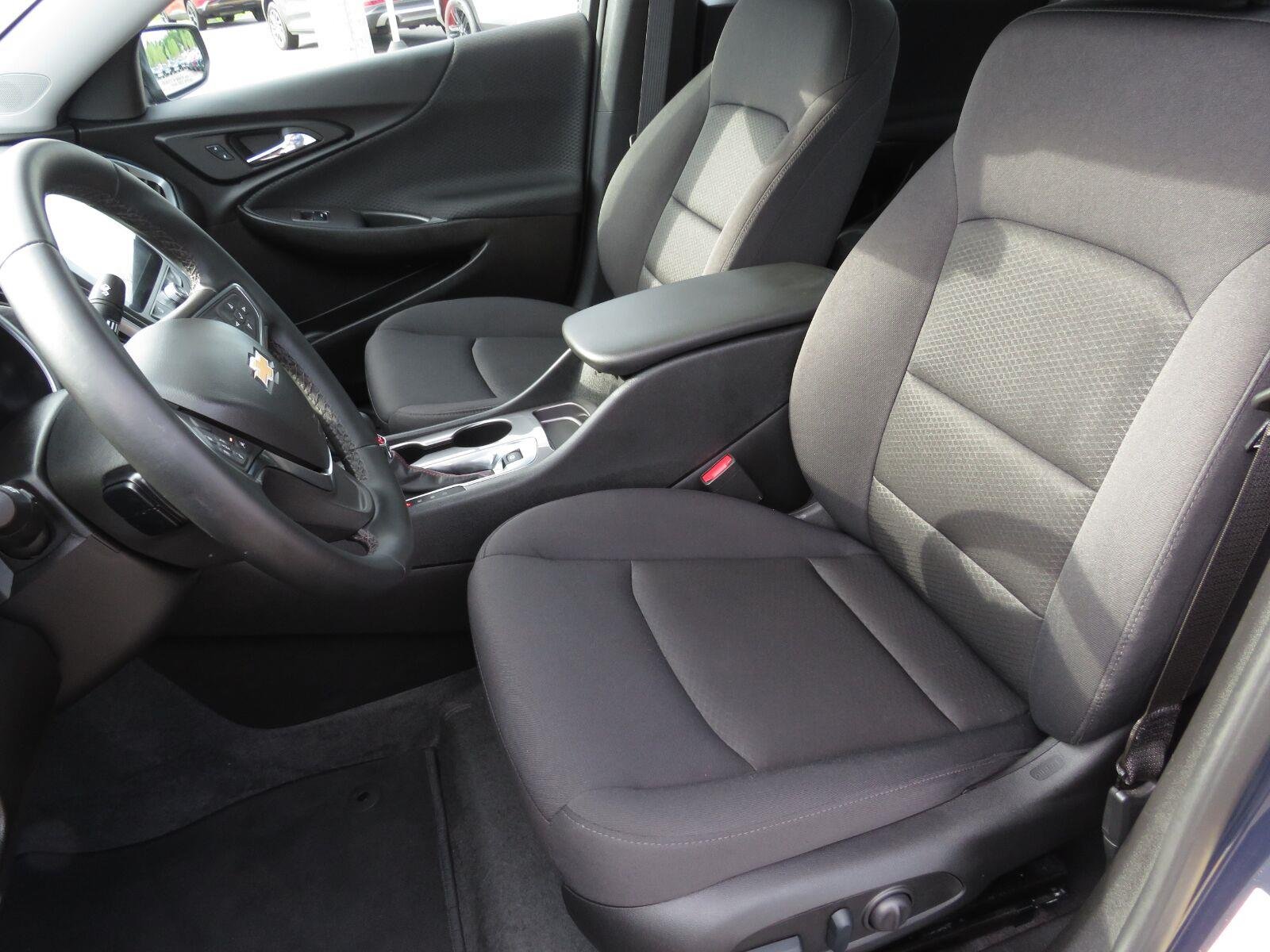 Used 2025 Night Shade Metallic Chevrolet RS image 20