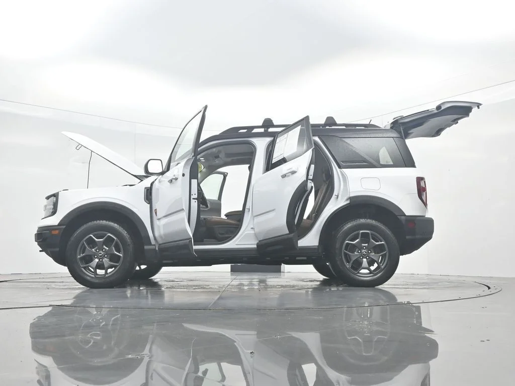 Certified Used 2021 Oxford White Ford Badlands image 59