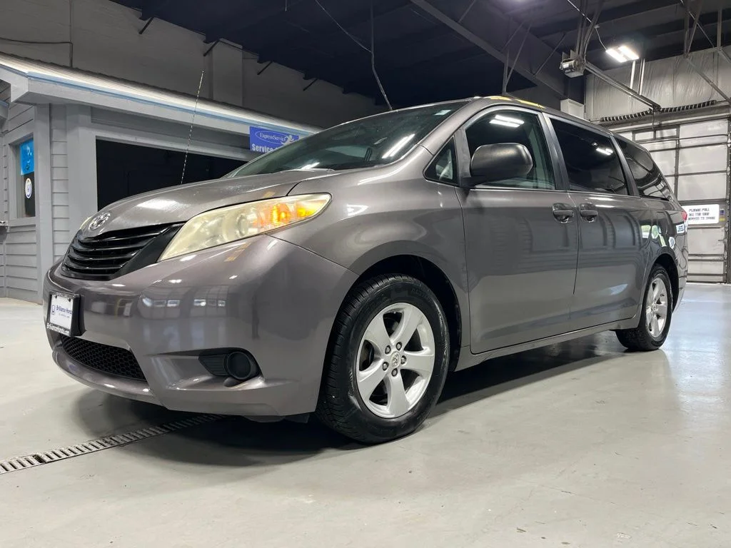 Used 2012 Predawn Gray Mica Toyota Base image 3