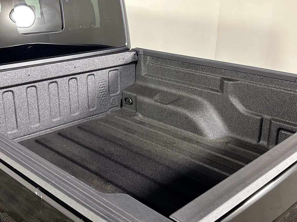 New 2026 Black Clear-Coat Exterior Paint Jeep 85th Anniversary Edition image 21