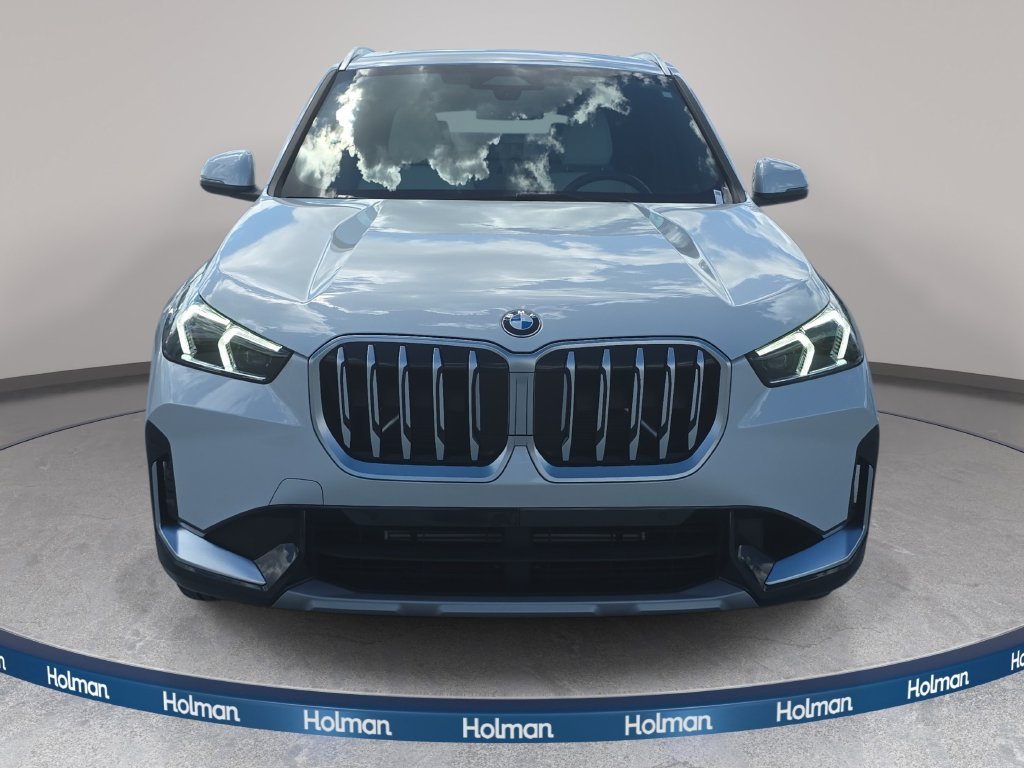 Used 2026 Mineral White Metallic BMW xDrive28i image 2