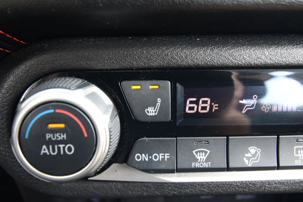 Used 2024 Silver Nissan 1.6 SR image 12