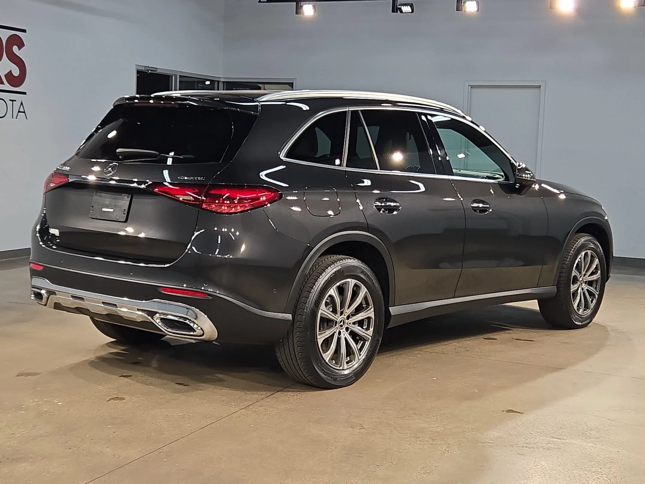 Used 2024 Graphite Grey Metallic Mercedes-Benz GLC 300 image 7