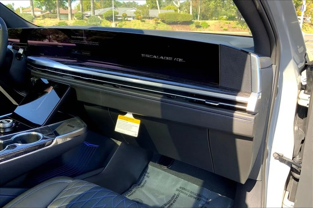 2026 Cadillac Escalade IQL Luxury - Photo 33