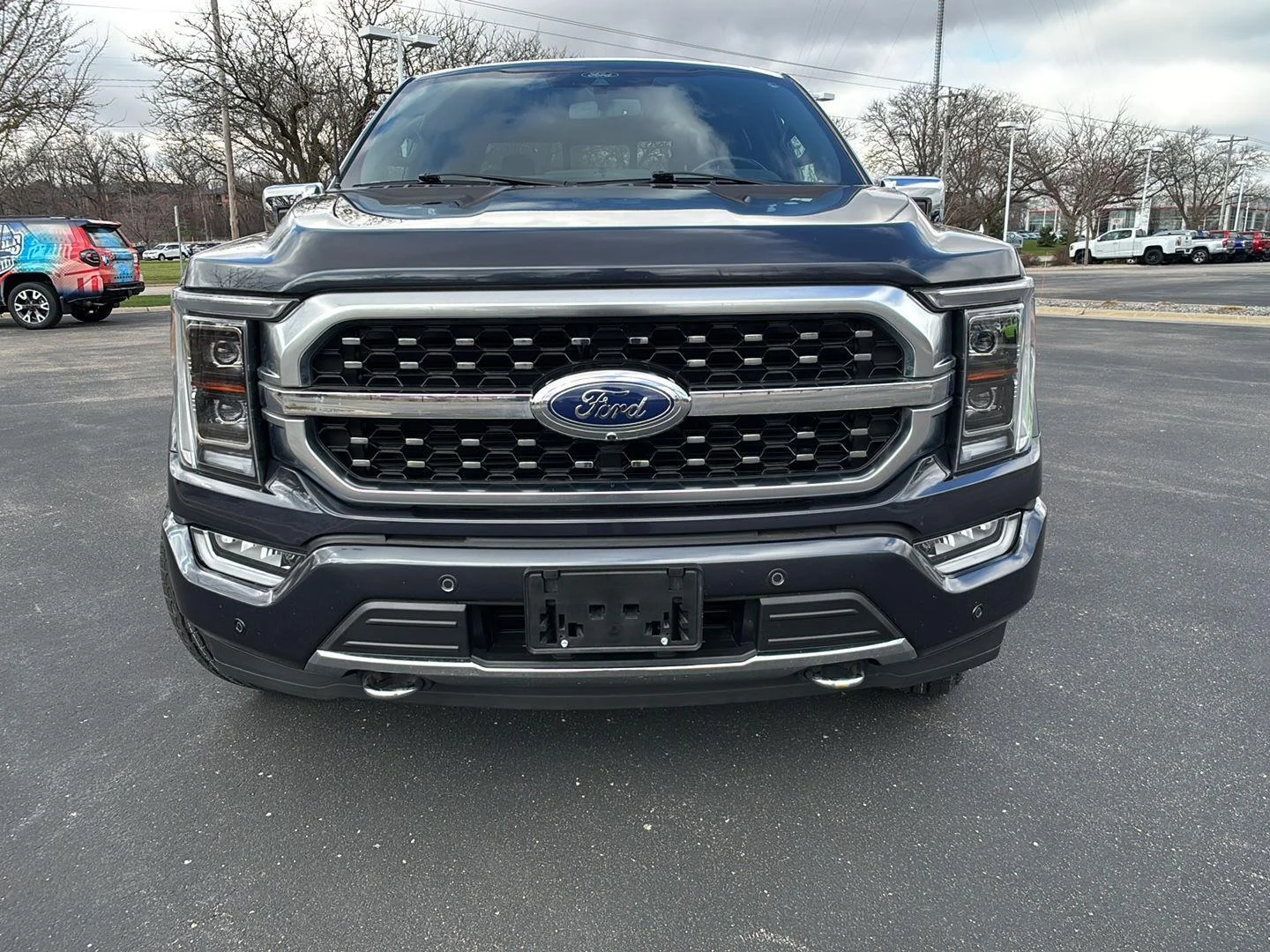 Used 2022 Smoked Quartz Metallic Tinted Clearcoat Ford Platinum image 6