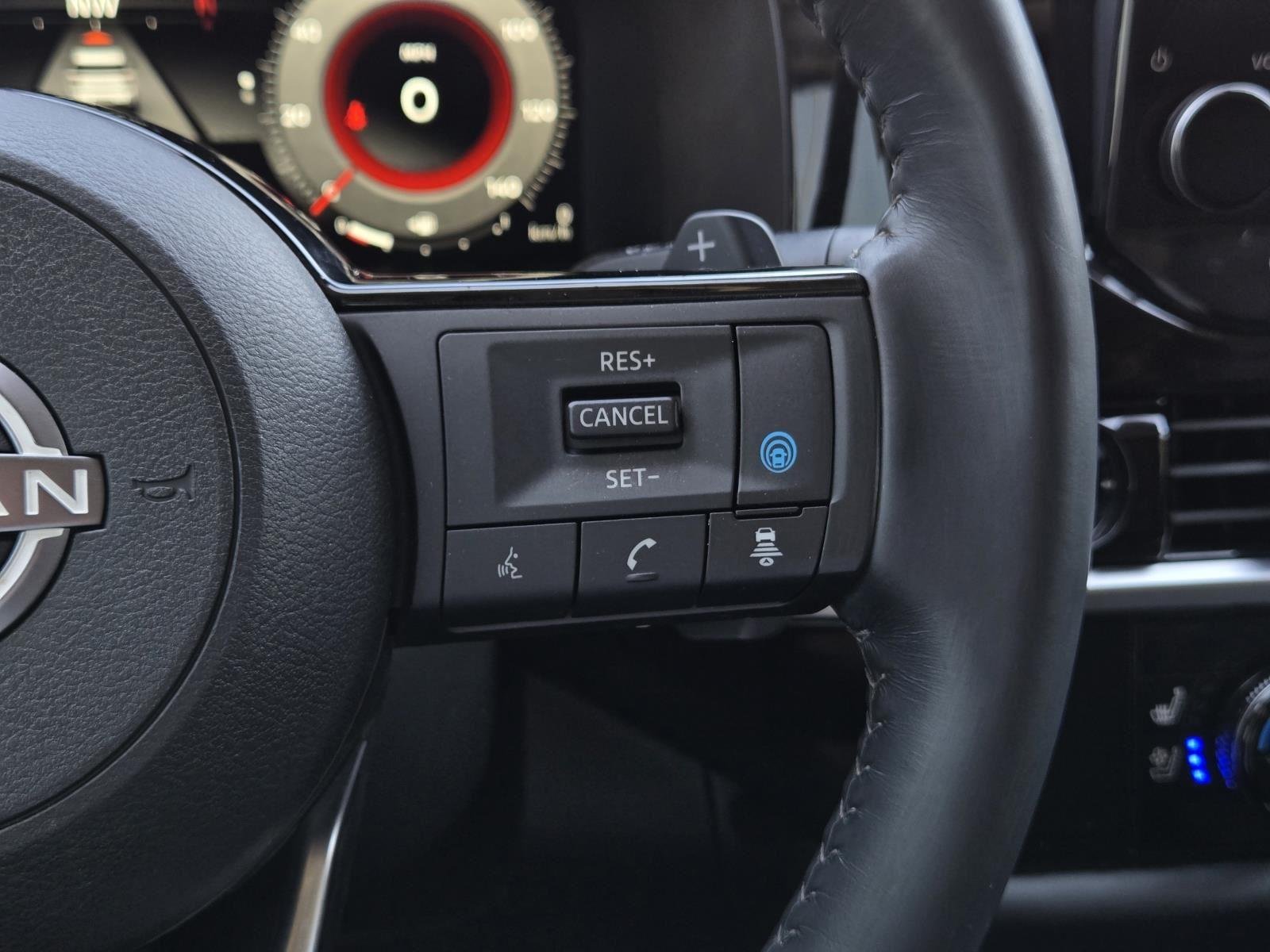 Used 2024 Pearl White Tricoat Nissan Platinum image 19