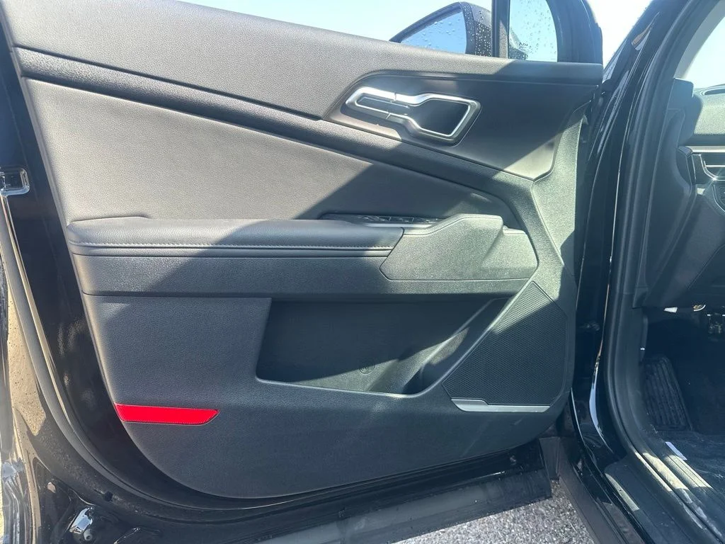 New 2027 Black Kia EX image 7