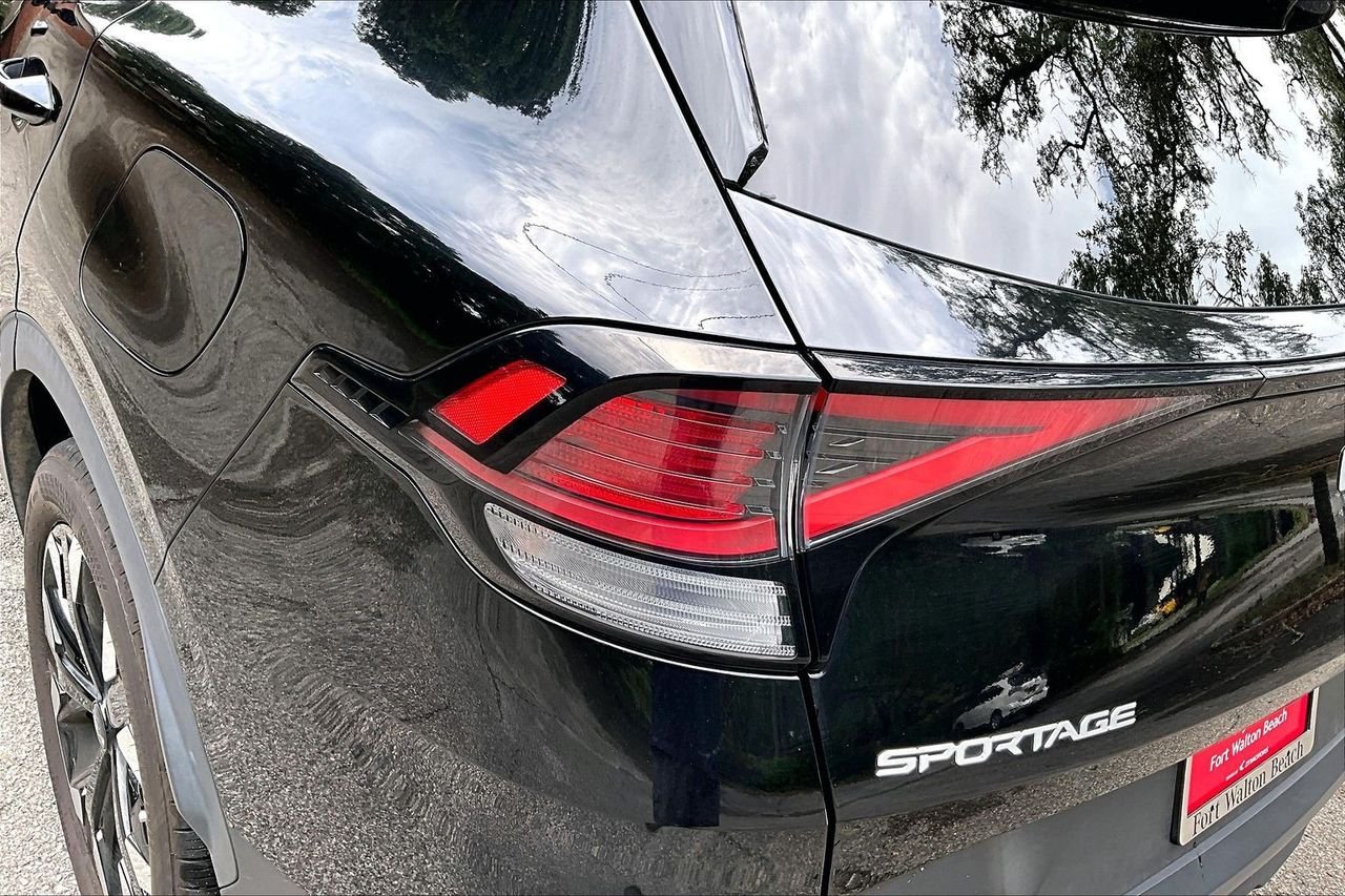 Used 2023 Black Kia X-Line image 20