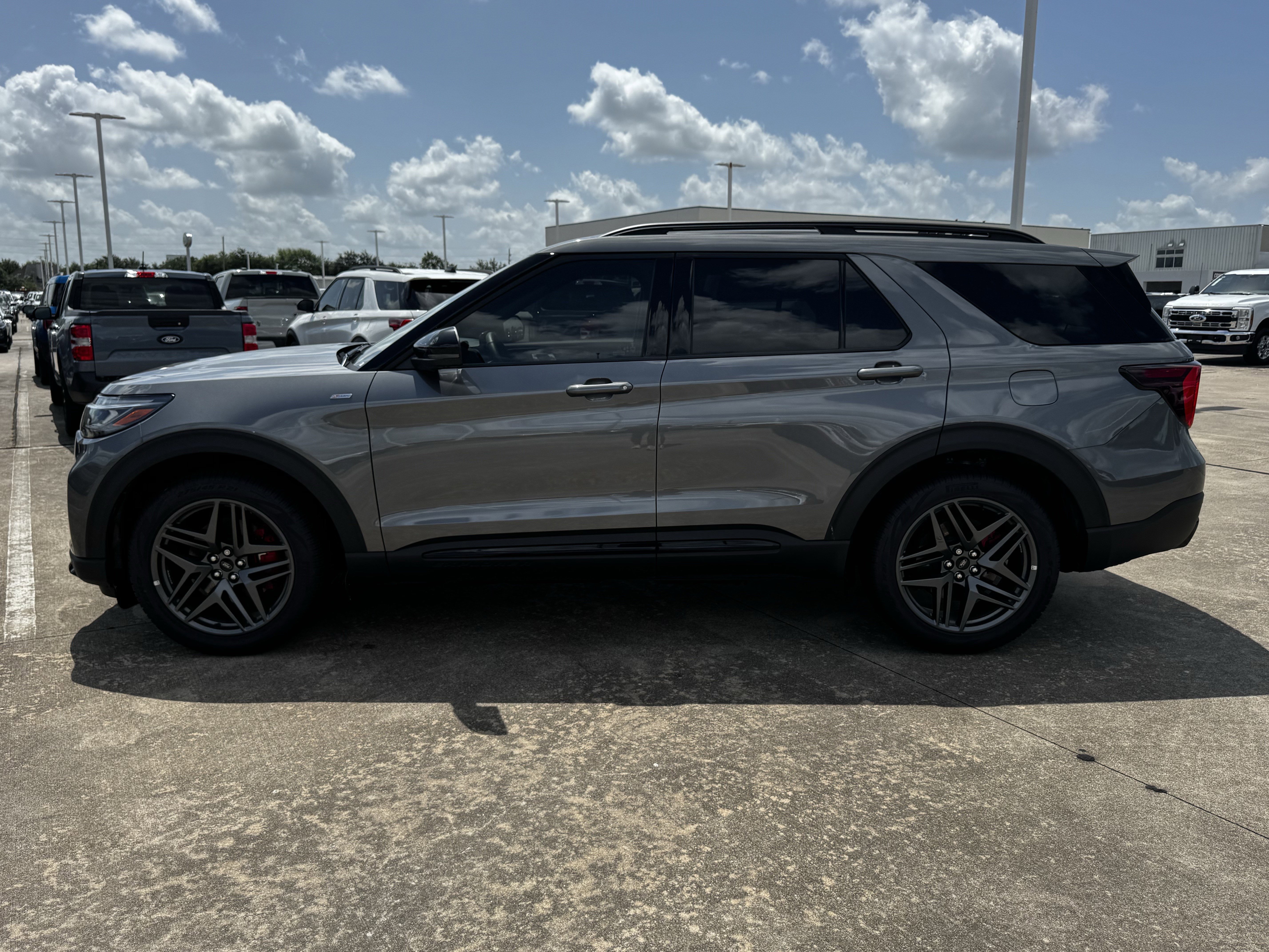 New 2026 Carbonized Gray Metallic Ford ST-Line image 6