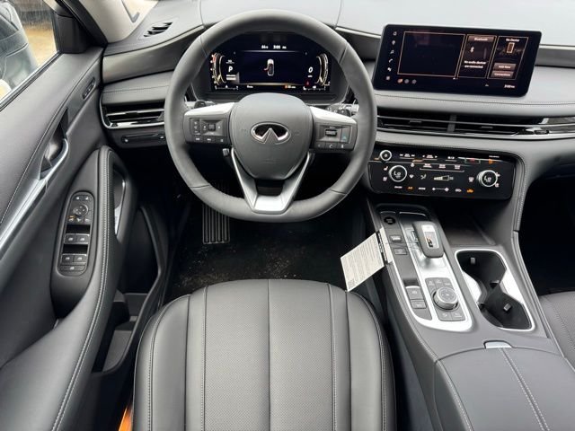 New 2026 RADIANT WHITE INFINITI Luxe FWD image 16
