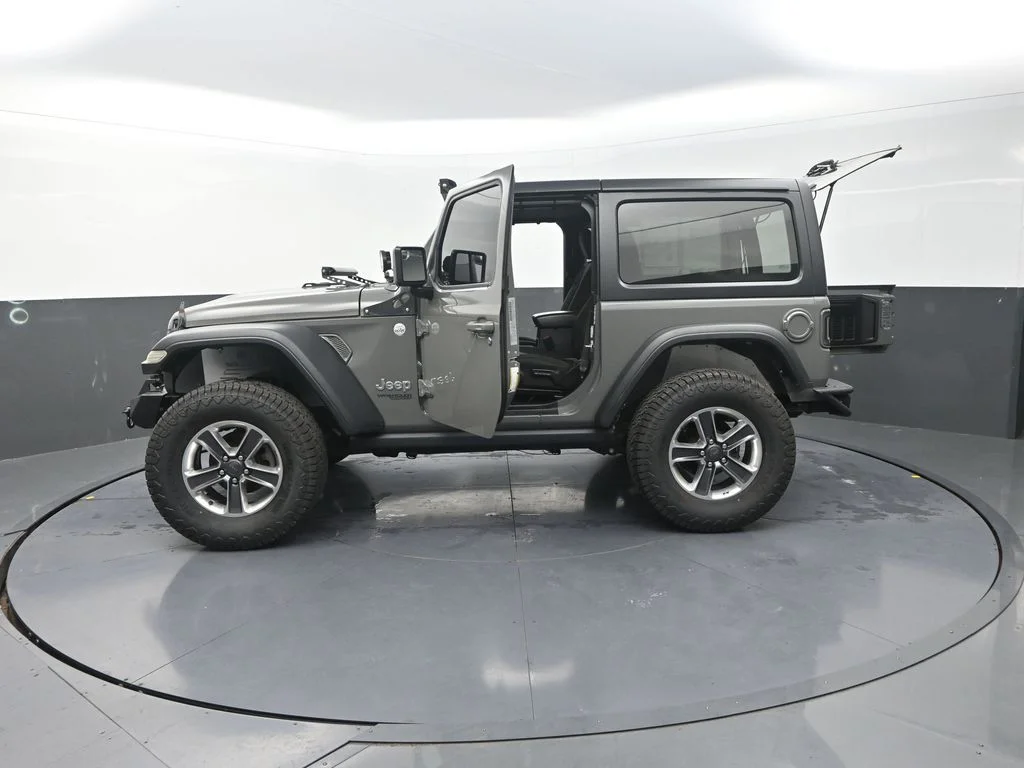 Used 2020 Gray Jeep Sport image 32