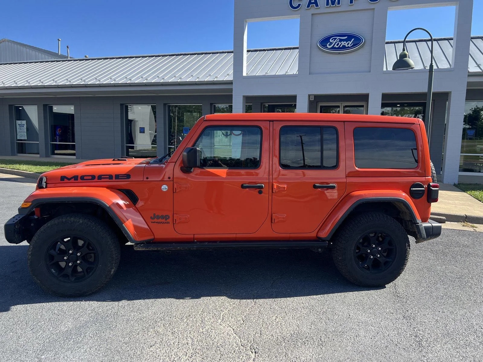 Used 2019 Metallic Jeep Moab image 2