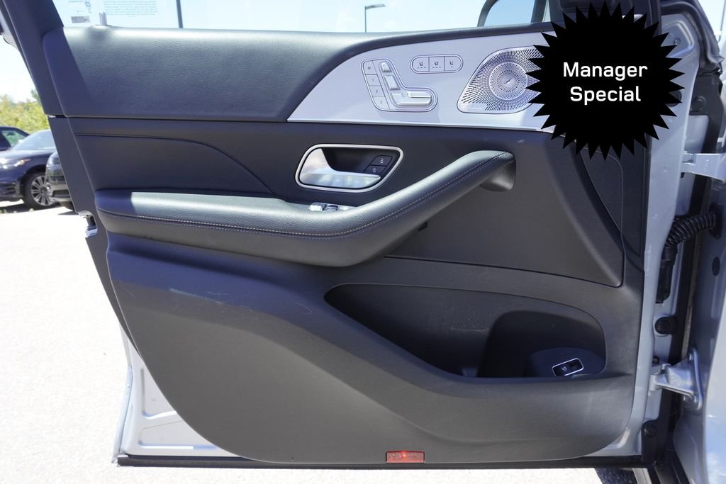 Used 2025 White Mercedes-Benz GLS 450 image 17