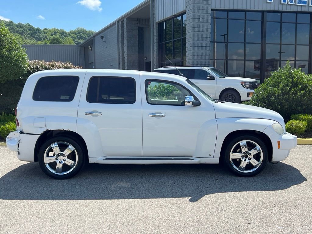 Used 2009 White Chevrolet LT image 12