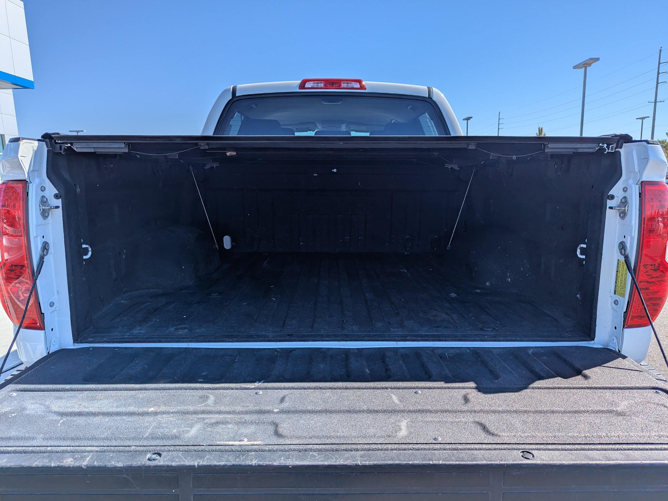 Used 2018 White Toyota SR5 image 31